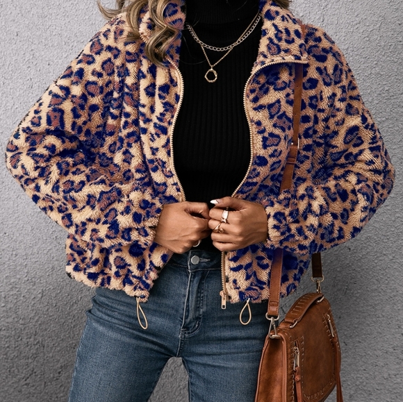 Wildly Stylish Leopard Zip-Up Jacket - Picture 5 of 8